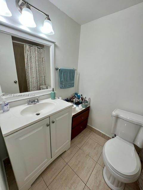 For Sale: $279,000 (2 beds, 2 baths, 853 Square Feet)