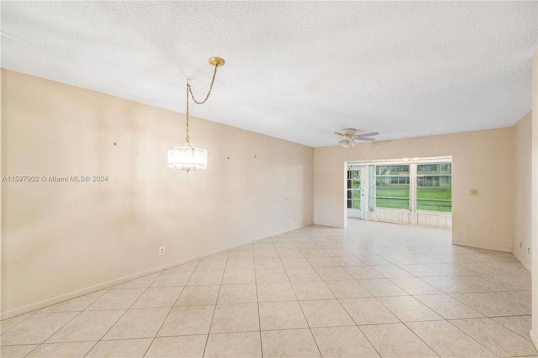 For Sale: $95,000 (2 beds, 2 baths, 925 Square Feet)