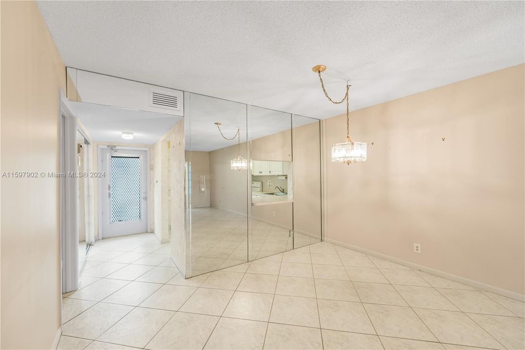 For Sale: $95,000 (2 beds, 2 baths, 925 Square Feet)