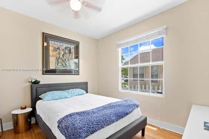 Active With Contract: $2,300 (3 beds, 1 baths, 1017 Square Feet)