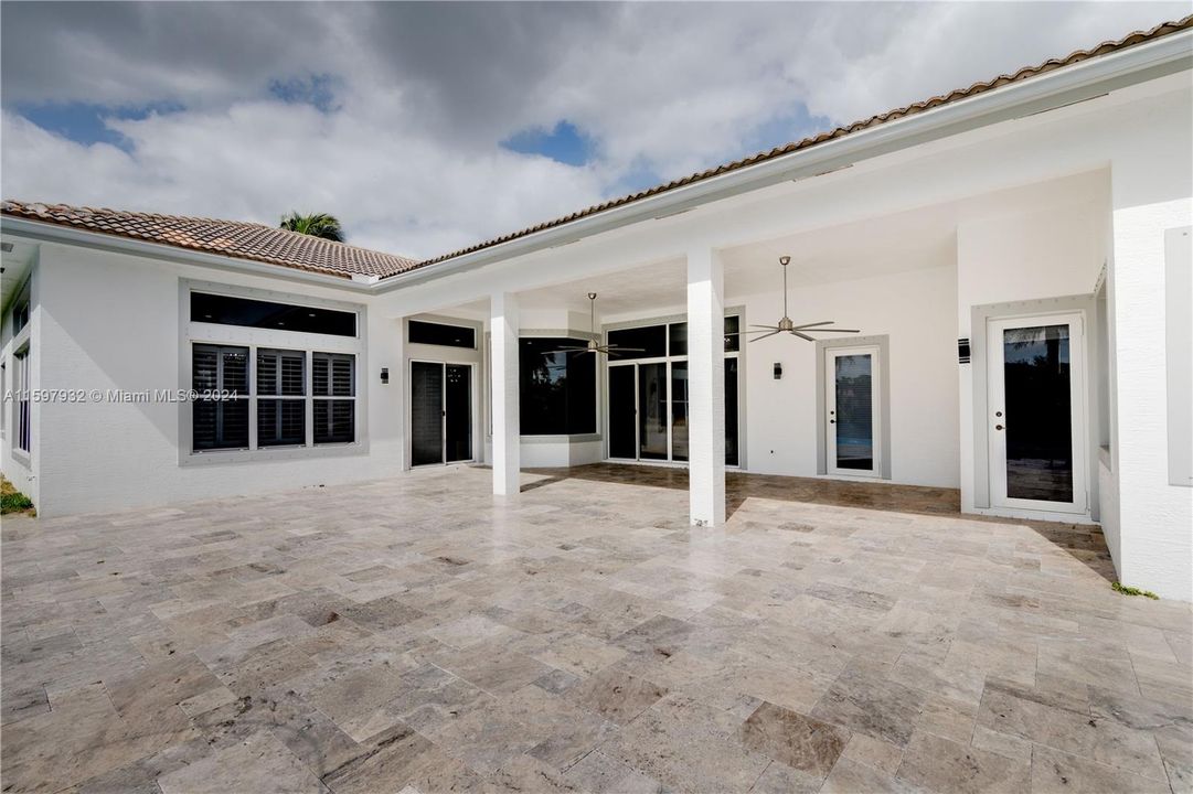 En Venta: $2,285,000 (6 camas, 5 baños, 4635 Pies cuadrados)