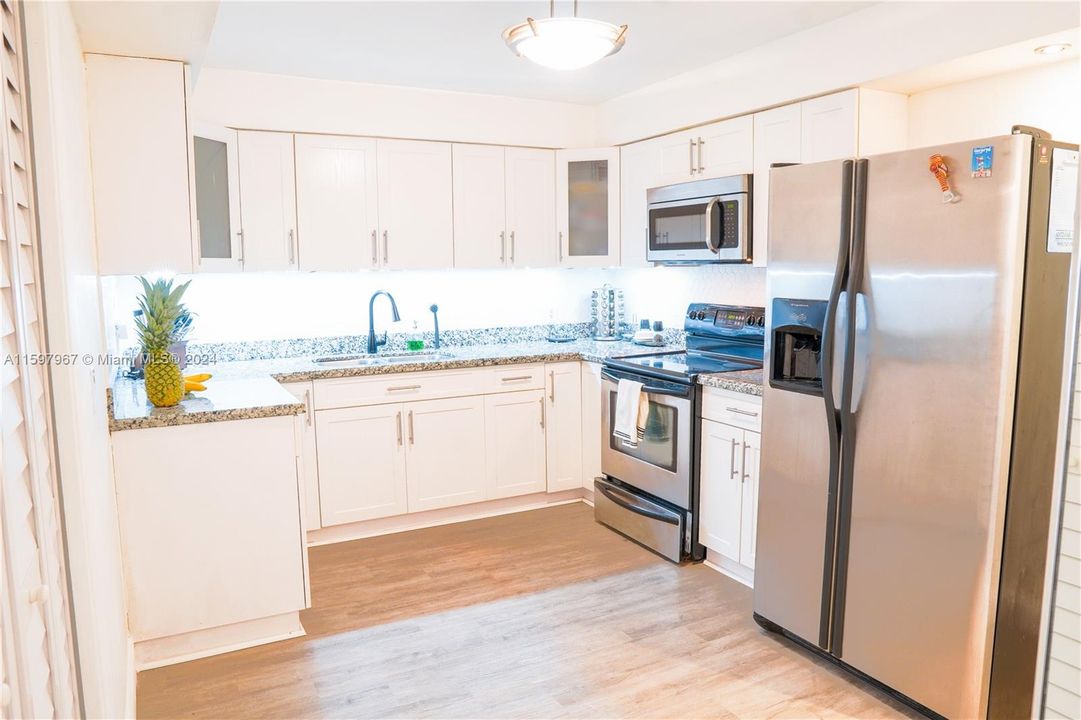 For Sale: $385,000 (2 beds, 2 baths, 1235 Square Feet)