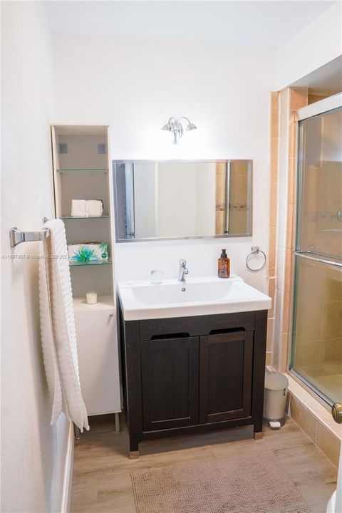 For Sale: $385,000 (2 beds, 2 baths, 1235 Square Feet)