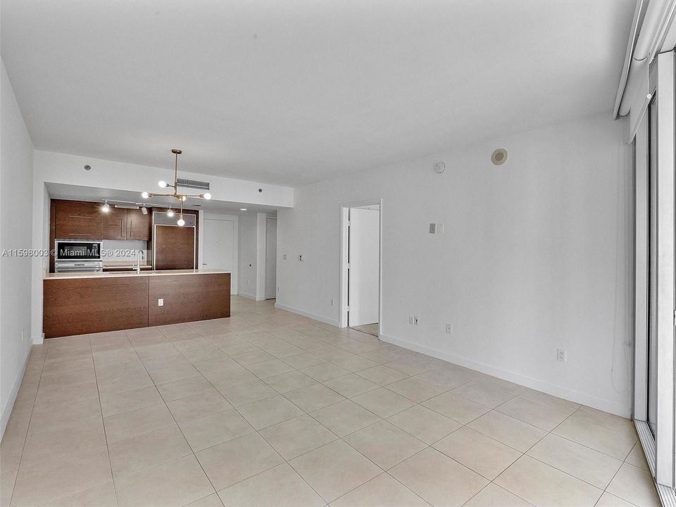 Recently Rented: $3,250 (1 beds, 1 baths, 816 Square Feet)