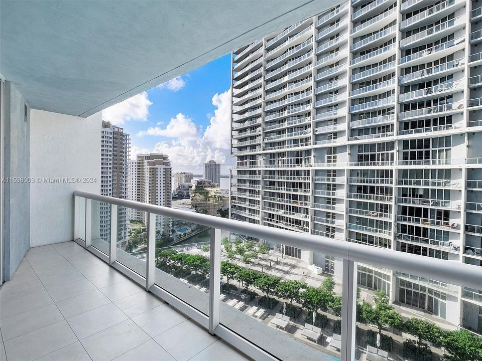 Recently Rented: $3,250 (1 beds, 1 baths, 816 Square Feet)