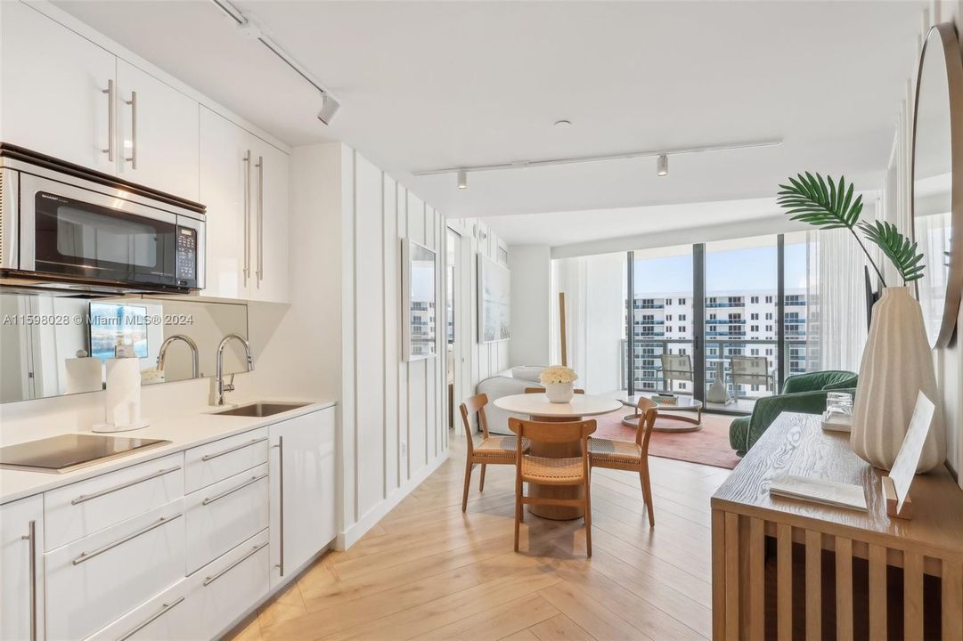 For Sale: $3,600,000 (2 beds, 2 baths, 1287 Square Feet)