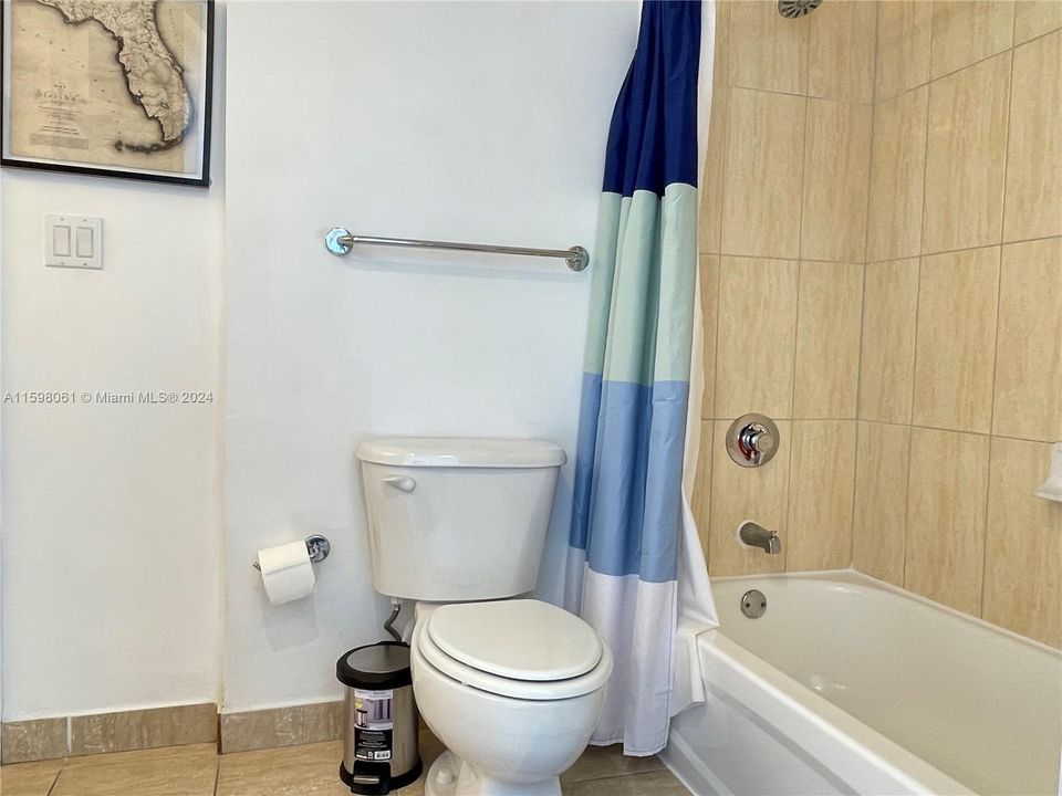 For Rent: $3,800 (2 beds, 2 baths, 1048 Square Feet)