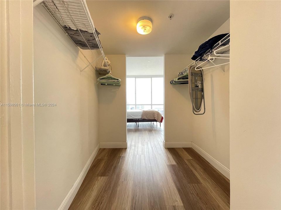 For Rent: $3,800 (2 beds, 2 baths, 1048 Square Feet)