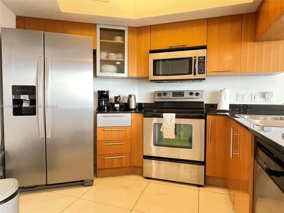 For Rent: $3,800 (2 beds, 2 baths, 1048 Square Feet)