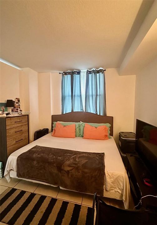 For Sale: $340,000 (2 beds, 2 baths, 796 Square Feet)