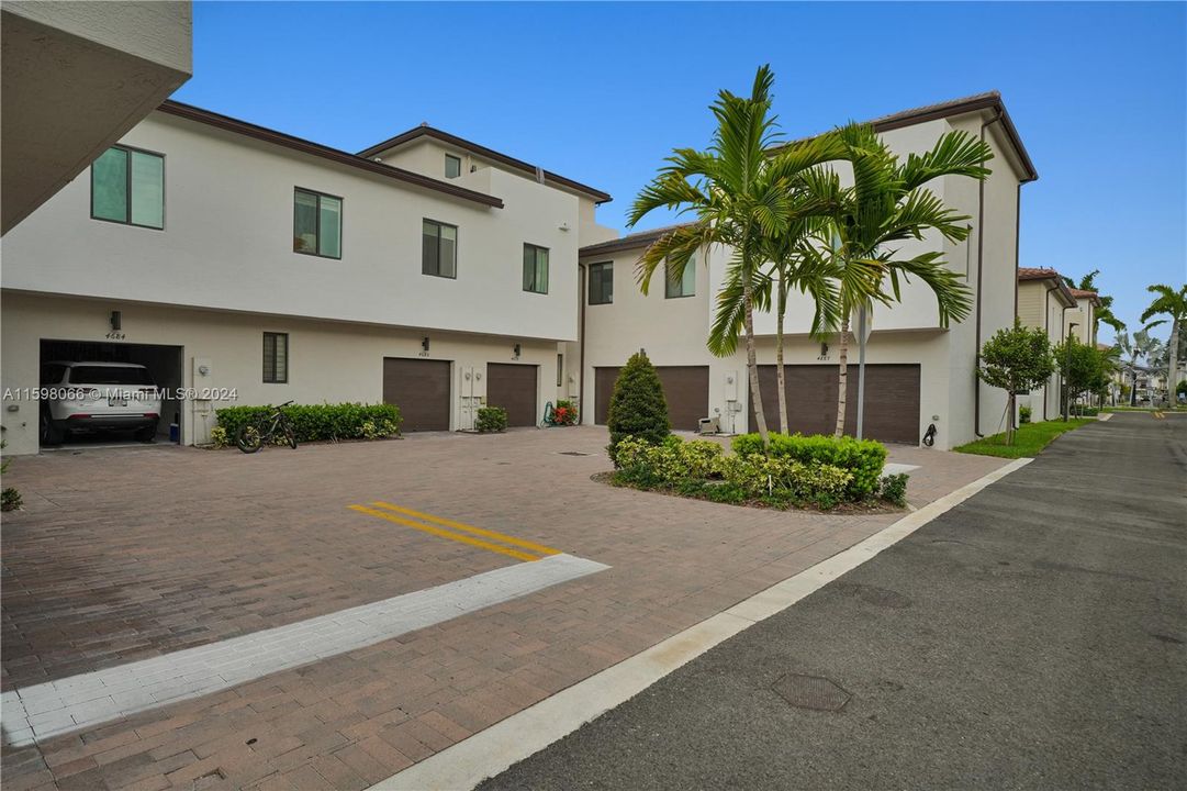 Recently Sold: $674,300 (3 beds, 2 baths, 1482 Square Feet)