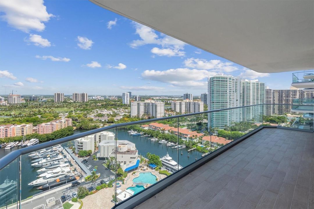 Recently Sold: $639,000 (2 beds, 2 baths, 1887 Square Feet)