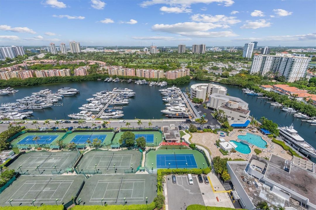 Recently Sold: $639,000 (2 beds, 2 baths, 1887 Square Feet)