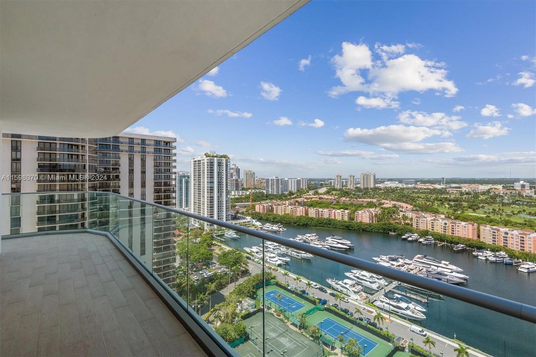 Recently Sold: $639,000 (2 beds, 2 baths, 1887 Square Feet)