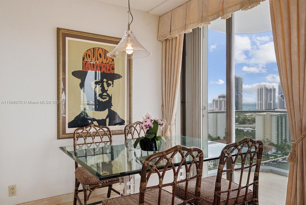 Recently Sold: $639,000 (2 beds, 2 baths, 1887 Square Feet)