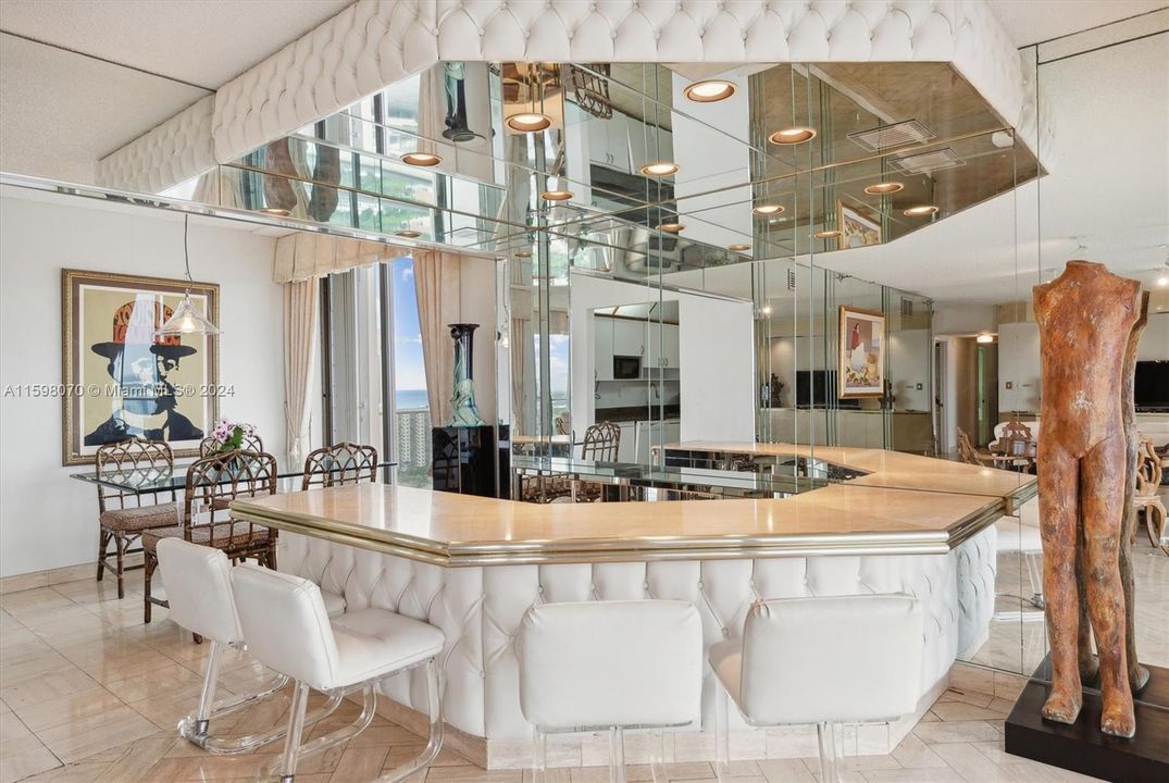 Recently Sold: $639,000 (2 beds, 2 baths, 1887 Square Feet)