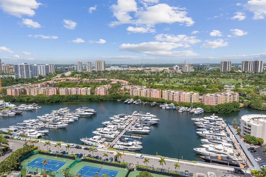 Recently Sold: $639,000 (2 beds, 2 baths, 1887 Square Feet)