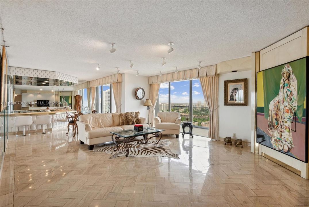 Recently Sold: $639,000 (2 beds, 2 baths, 1887 Square Feet)