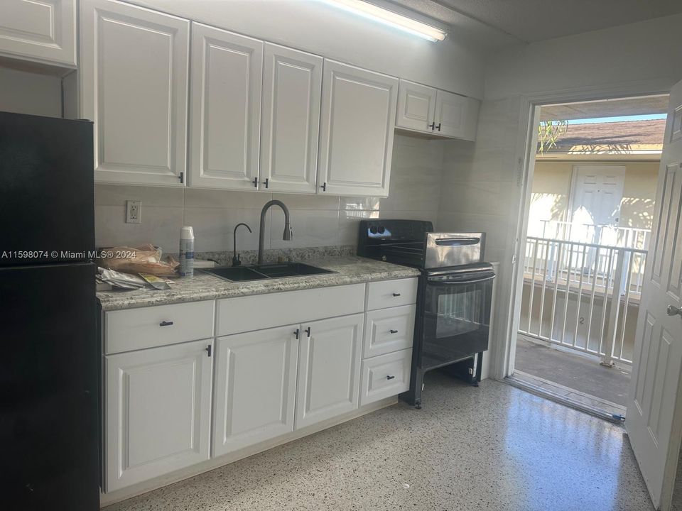 Active With Contract: $2,300 (2 beds, 1 baths, 10436 Square Feet)