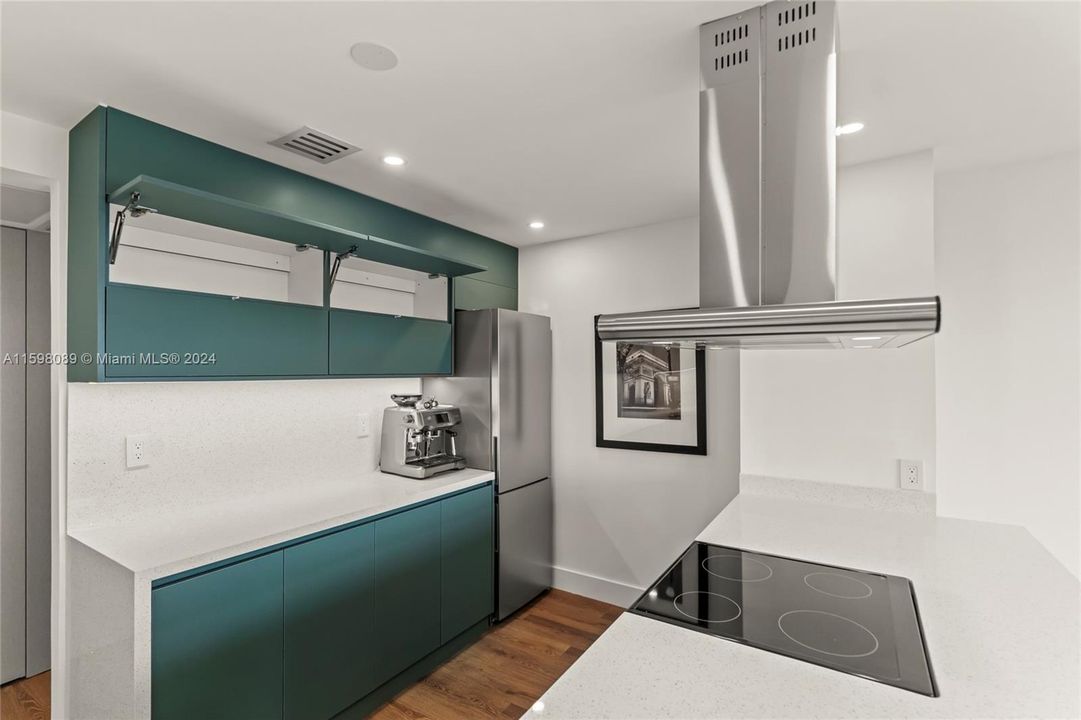 For Sale: $760,000 (1 beds, 1 baths, 1150 Square Feet)