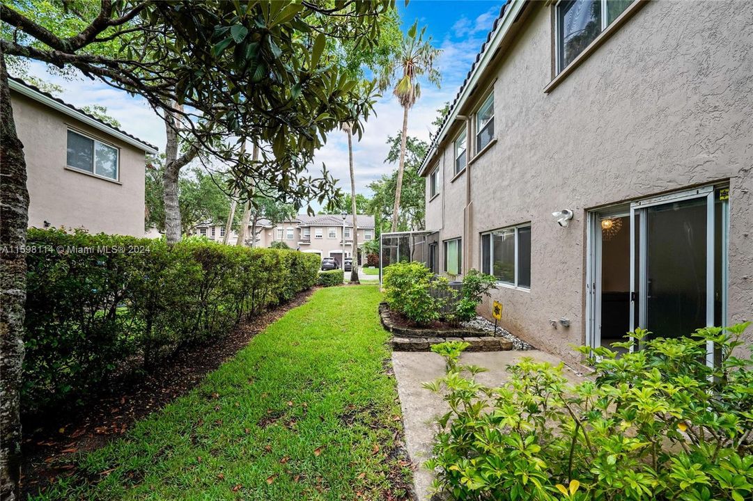 Active With Contract: $505,000 (3 beds, 2 baths, 1690 Square Feet)