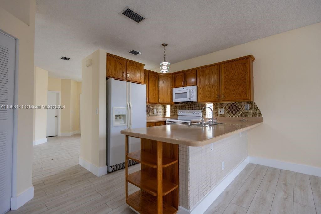 Active With Contract: $3,300 (4 beds, 2 baths, 1896 Square Feet)