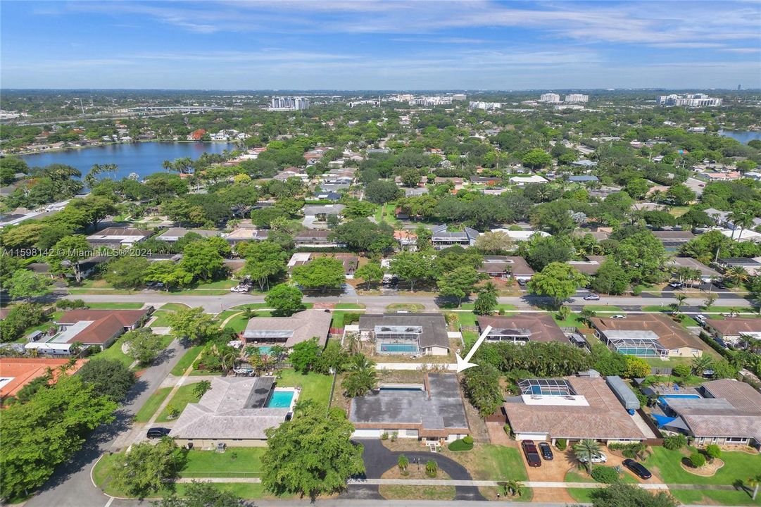 Active With Contract: $680,000 (4 beds, 2 baths, 2062 Square Feet)