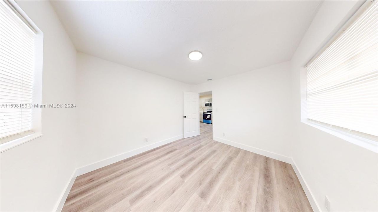 Active With Contract: $1,900 (3 beds, 1 baths, 1924 Square Feet)