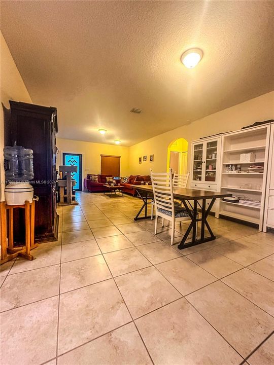 Active With Contract: $3,300 (3 beds, 2 baths, 1691 Square Feet)