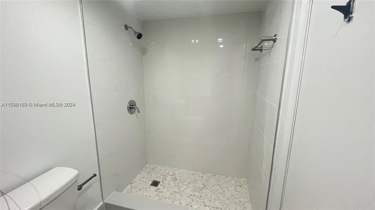 最近租的: $2,000 (1 贝兹, 1 浴室, 765 平方英尺)