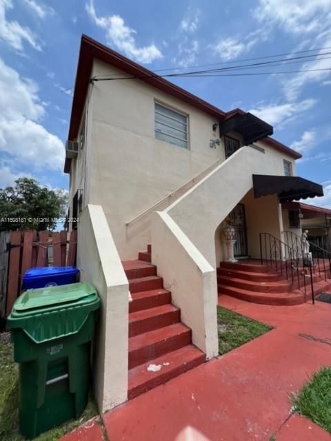 Entrance to 2nd floor unit