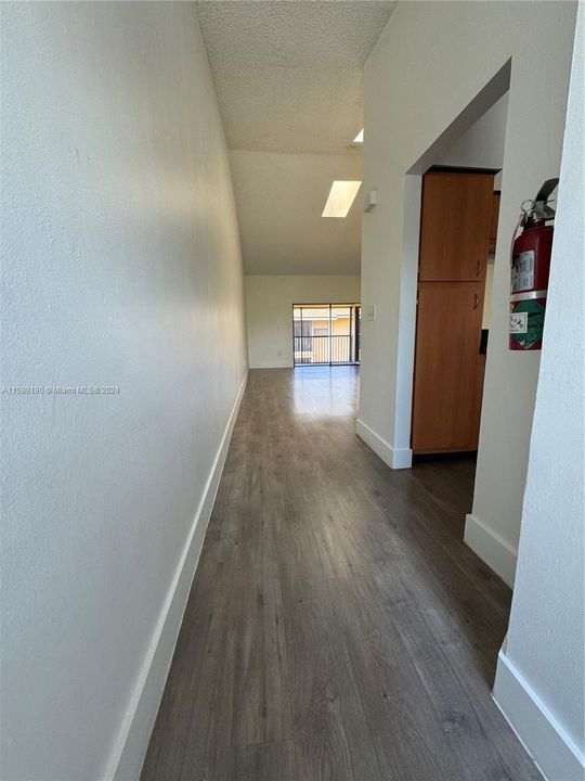 Active With Contract: $2,000 (1 beds, 1 baths, 1120 Square Feet)