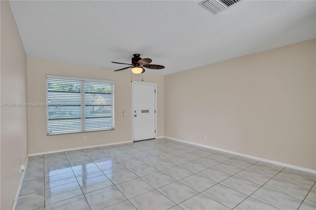 For Rent: $3,000 (2 beds, 2 baths, 1318 Square Feet)