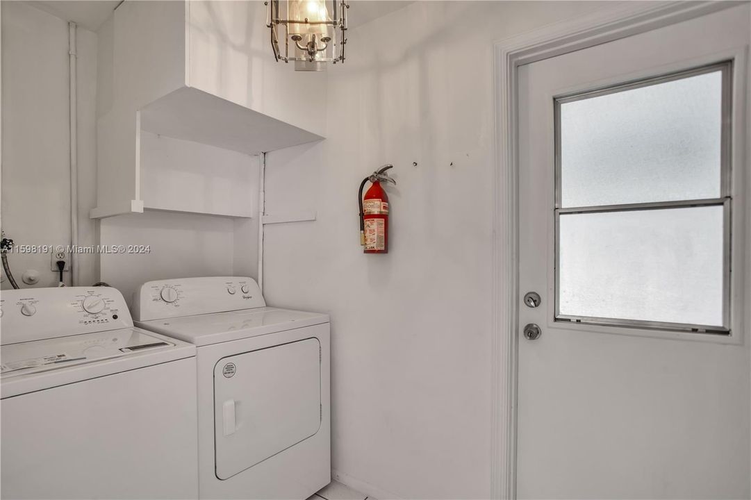 For Rent: $3,000 (2 beds, 2 baths, 1318 Square Feet)