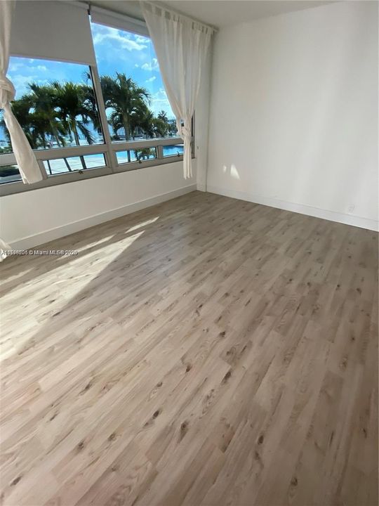 Recently Sold: $580,000 (2 beds, 2 baths, 1640 Square Feet)