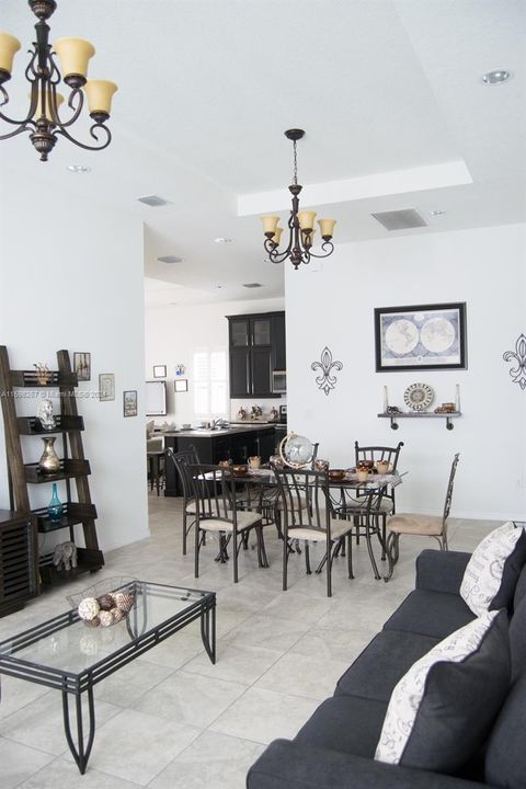 The dining/living room also has an open floor plan.