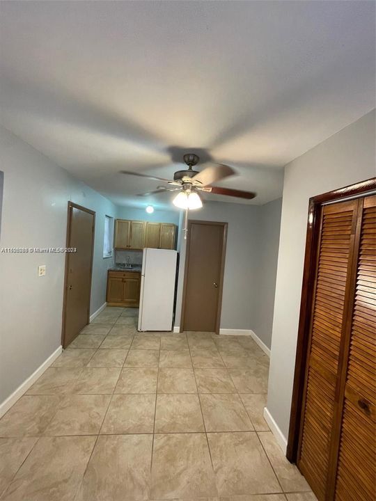 For Rent: $1,350 (0 beds, 1 baths, 1521 Square Feet)