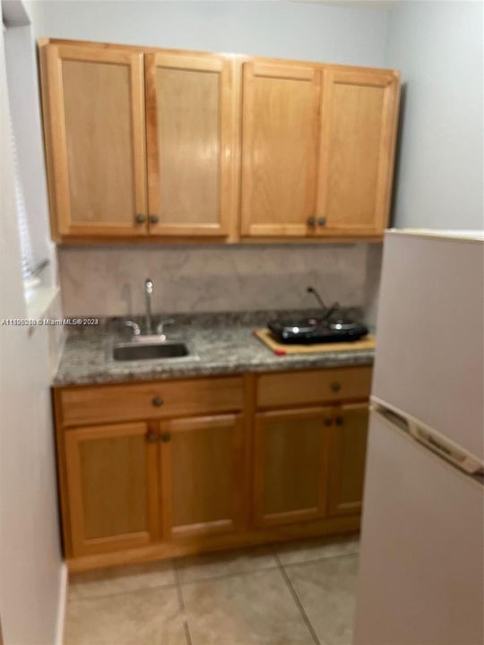 For Rent: $1,350 (0 beds, 1 baths, 1521 Square Feet)