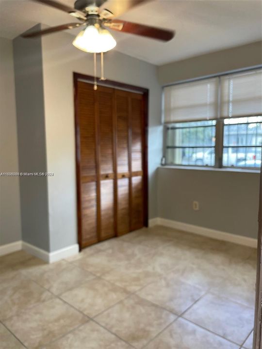 For Rent: $1,350 (0 beds, 1 baths, 1521 Square Feet)