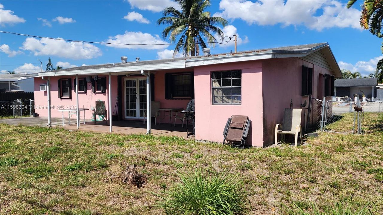 Active With Contract: $450,000 (3 beds, 2 baths, 1488 Square Feet)