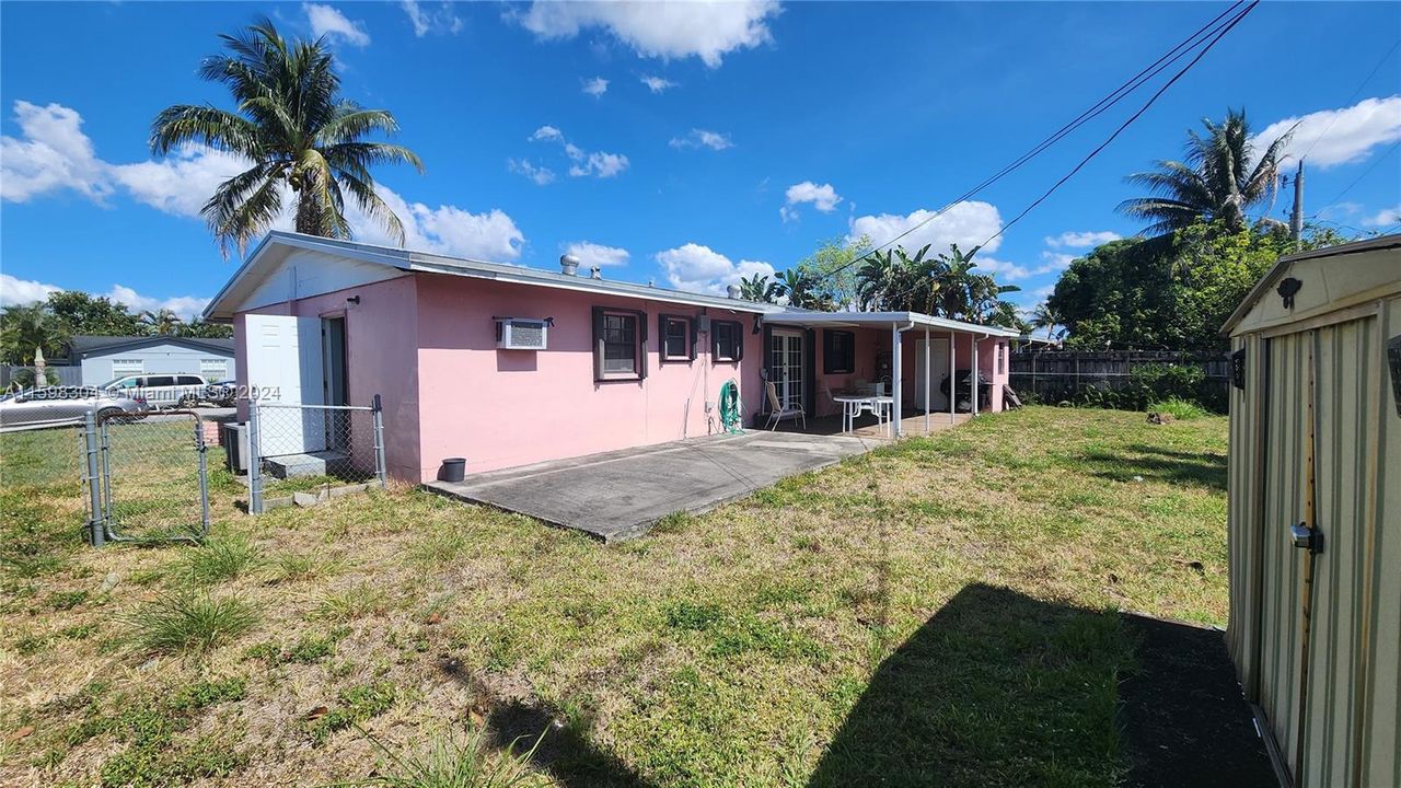 Active With Contract: $450,000 (3 beds, 2 baths, 1488 Square Feet)