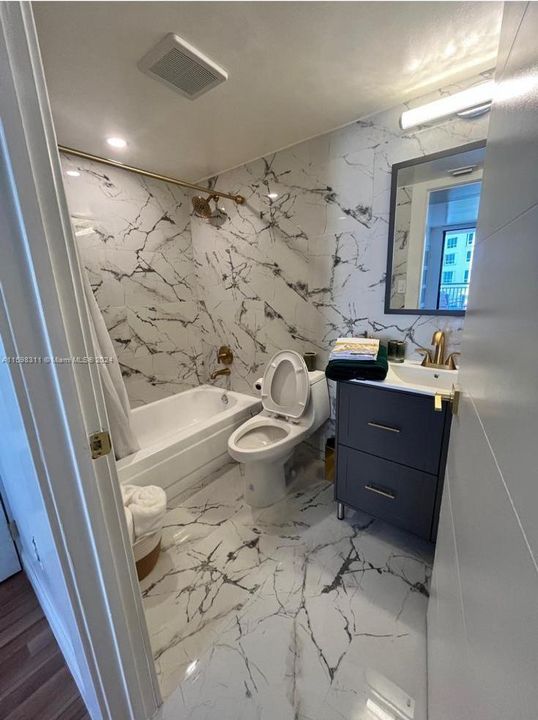 Recently Rented: $3,000 (1 beds, 1 baths, 700 Square Feet)