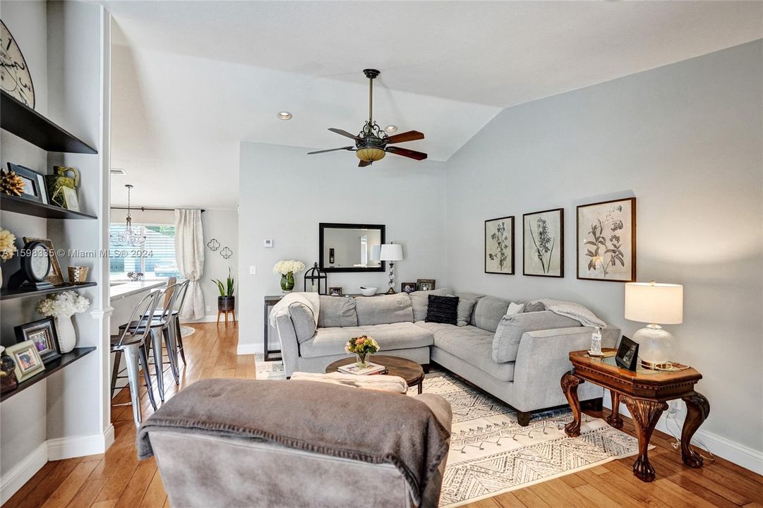 For Sale: $575,000 (3 beds, 2 baths, 1669 Square Feet)
