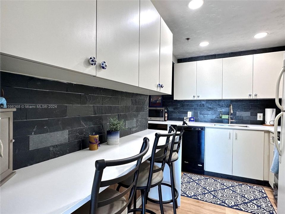 Recently Rented: $2,550 (1 beds, 1 baths, 850 Square Feet)