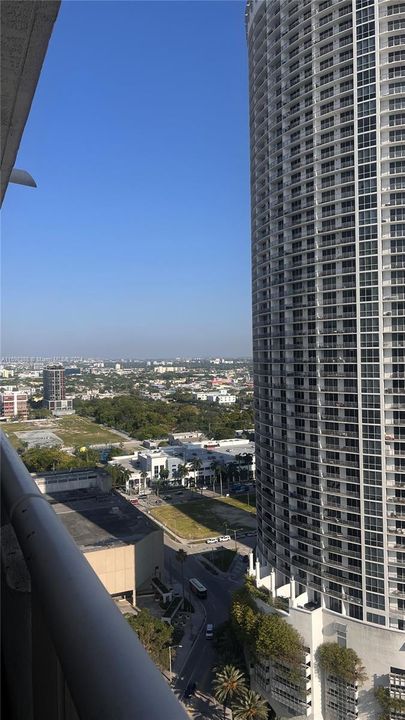 Recently Rented: $3,000 (1 beds, 1 baths, 1086 Square Feet)