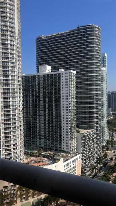 Recently Rented: $3,000 (1 beds, 1 baths, 1086 Square Feet)