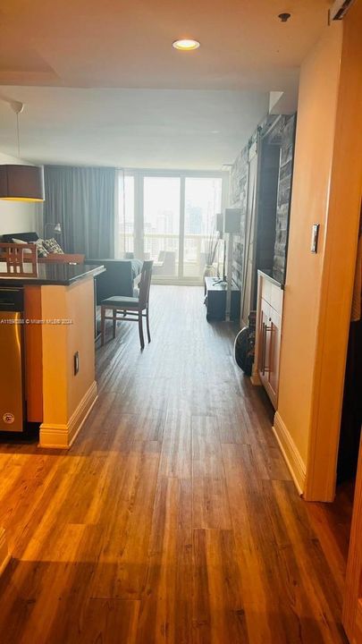 Recently Rented: $3,000 (1 beds, 1 baths, 1086 Square Feet)