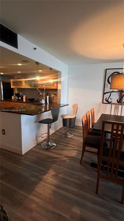 Recently Rented: $3,000 (1 beds, 1 baths, 1086 Square Feet)