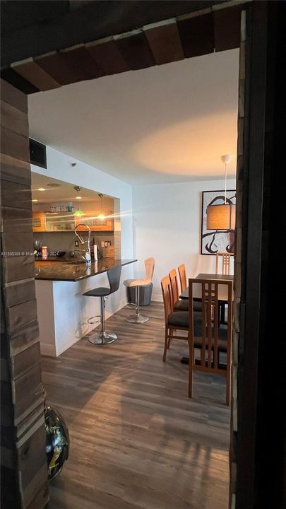 Recently Rented: $3,000 (1 beds, 1 baths, 1086 Square Feet)