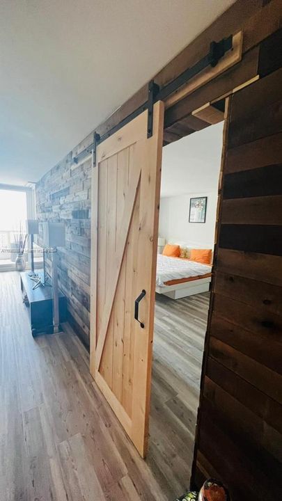 Recently Rented: $3,000 (1 beds, 1 baths, 1086 Square Feet)